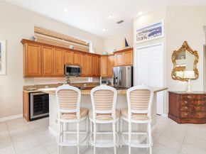6690 Oakmont Way, West Palm Beach FL 33412