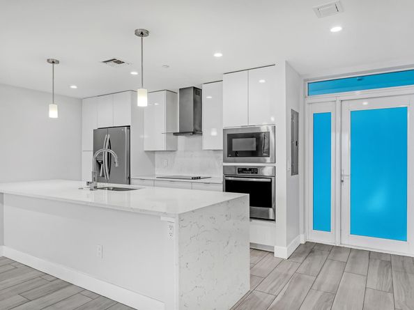 1 S Palmway 402, Lake Worth Beach FL 33460