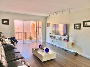 7230 Fairway Dr F8, Miami Lakes FL 33014