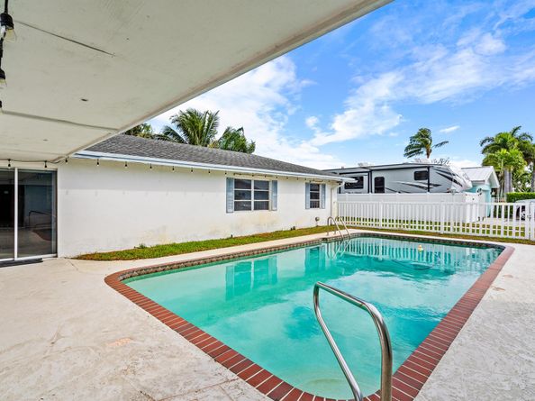 4705 Holly Drive, Palm Beach Gardens FL 33418