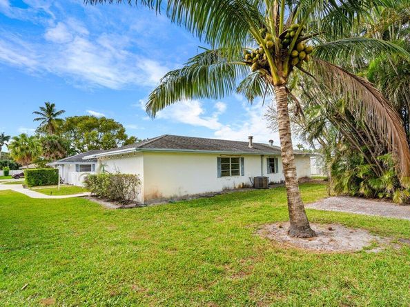 4705 Holly Drive, Palm Beach Gardens FL 33418