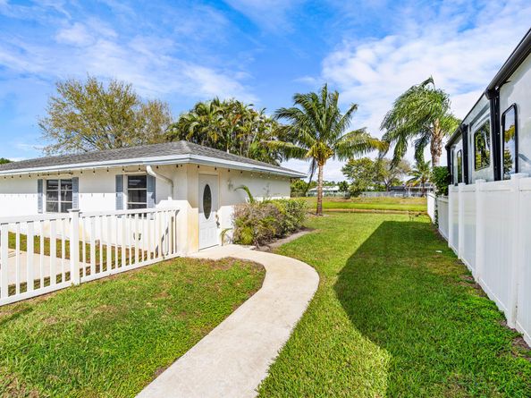 4705 Holly Drive, Palm Beach Gardens FL 33418