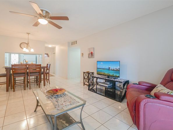 5071 W Oakland Park Blvd 209, Lauderdale Lakes FL 33313