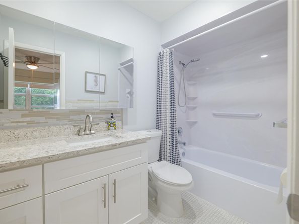 5071 W Oakland Park Blvd 209, Lauderdale Lakes FL 33313