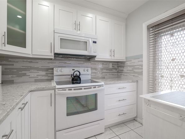 5071 W Oakland Park Blvd 209, Lauderdale Lakes FL 33313