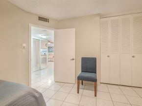 5071 W Oakland Park Blvd 209, Lauderdale Lakes FL 33313