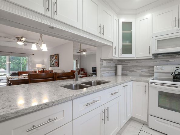 5071 W Oakland Park Blvd 209, Lauderdale Lakes FL 33313