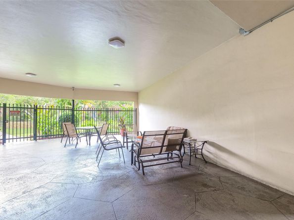 5071 W Oakland Park Blvd 209, Lauderdale Lakes FL 33313