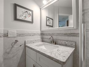 5071 W Oakland Park Blvd 209, Lauderdale Lakes FL 33313