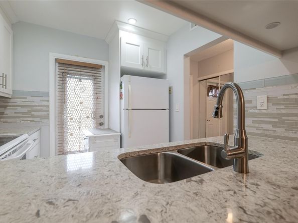 5071 W Oakland Park Blvd 209, Lauderdale Lakes FL 33313