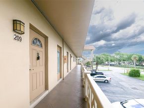 5071 W Oakland Park Blvd 209, Lauderdale Lakes FL 33313