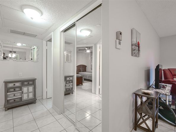 5071 W Oakland Park Blvd 209, Lauderdale Lakes FL 33313