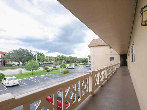 5071 W Oakland Park Blvd 209, Lauderdale Lakes FL 33313