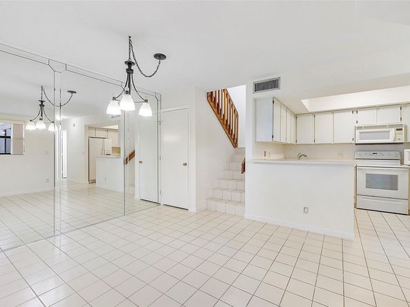 4260 Village Dr C, Delray Beach FL 33445