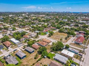 210 SW 3rd Court, Deerfield Beach FL 33441