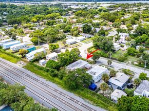 3906 Greenwood Avenue, West Palm Beach FL 33407