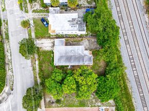 3906 Greenwood Avenue, West Palm Beach FL 33407