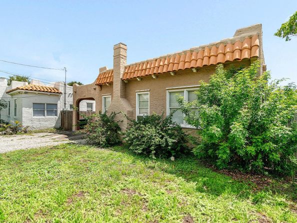 3906 Greenwood Avenue, West Palm Beach FL 33407