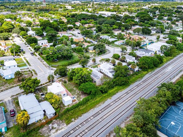 3906 Greenwood Avenue, West Palm Beach FL 33407