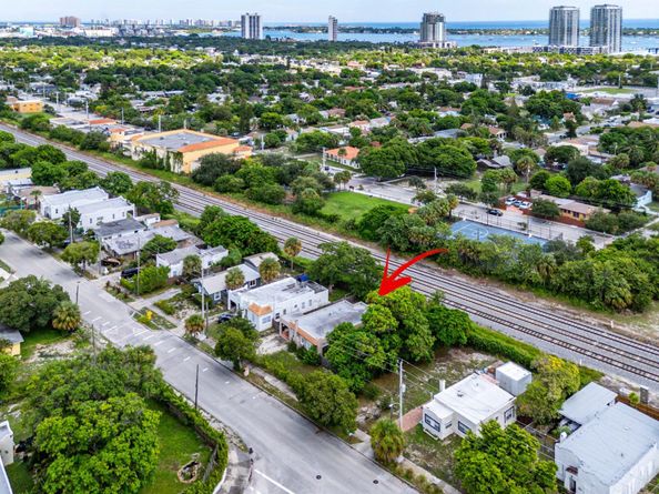 3906 Greenwood Avenue, West Palm Beach FL 33407