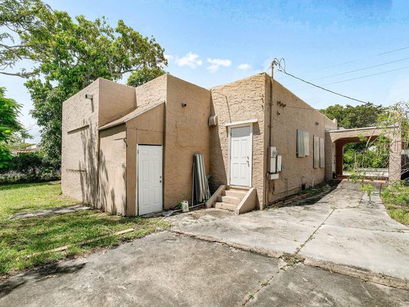 3906 Greenwood Avenue, West Palm Beach FL 33407