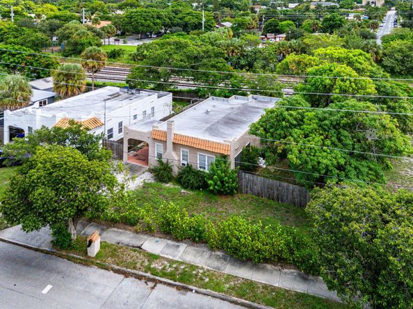 3906 Greenwood Avenue, West Palm Beach FL 33407