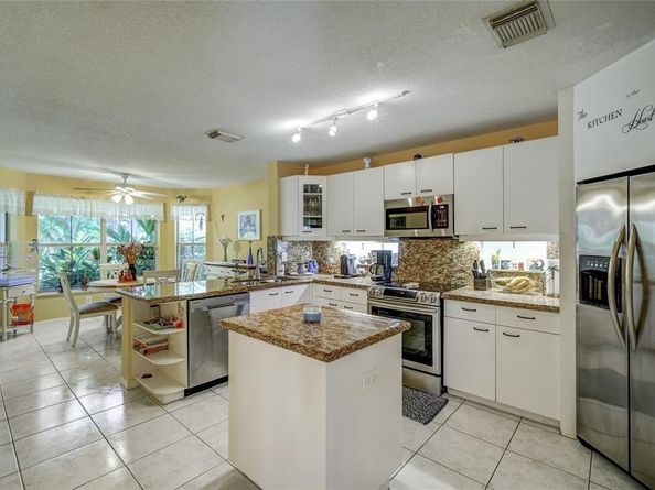 1046 Satinleaf St, Hollywood FL 33019