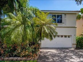 1046 Satinleaf St, Hollywood FL 33019