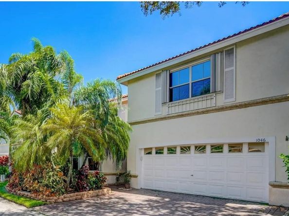 1046 Satinleaf St, Hollywood FL 33019