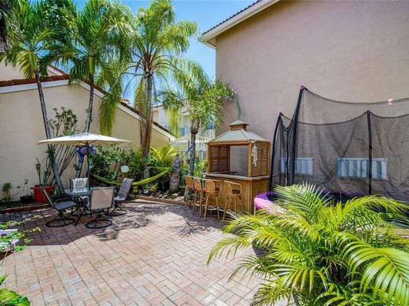 1046 Satinleaf St, Hollywood FL 33019