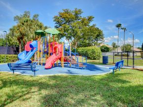 5381 Oakmont Village Circle, Lake Worth FL 33463