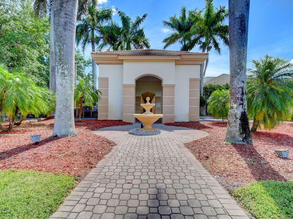 5381 Oakmont Village Circle, Lake Worth FL 33463