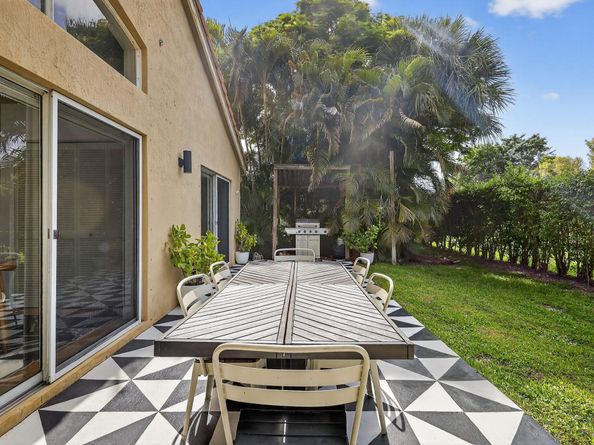 5381 Oakmont Village Circle, Lake Worth FL 33463