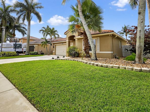 5381 Oakmont Village Circle, Lake Worth FL 33463