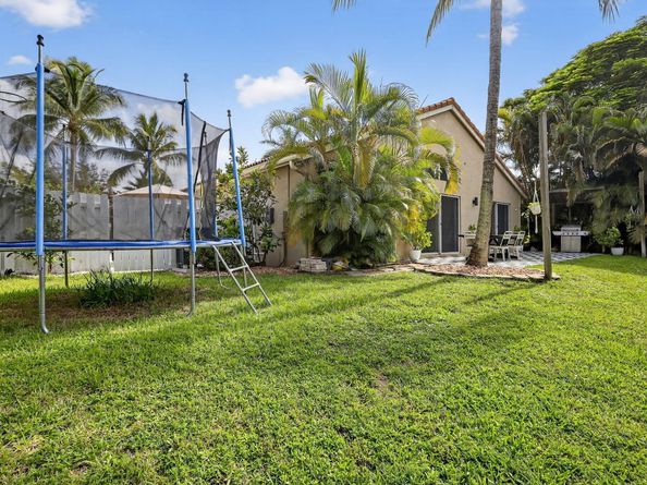 5381 Oakmont Village Circle, Lake Worth FL 33463
