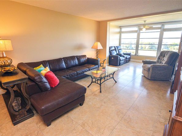 2661 S Course Dr 707, Pompano Beach FL 33069