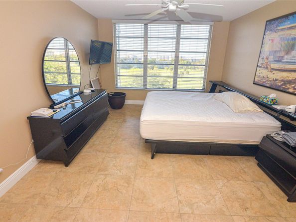 2661 S Course Dr 707, Pompano Beach FL 33069