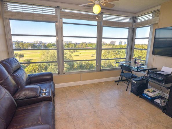 2661 S Course Dr 707, Pompano Beach FL 33069