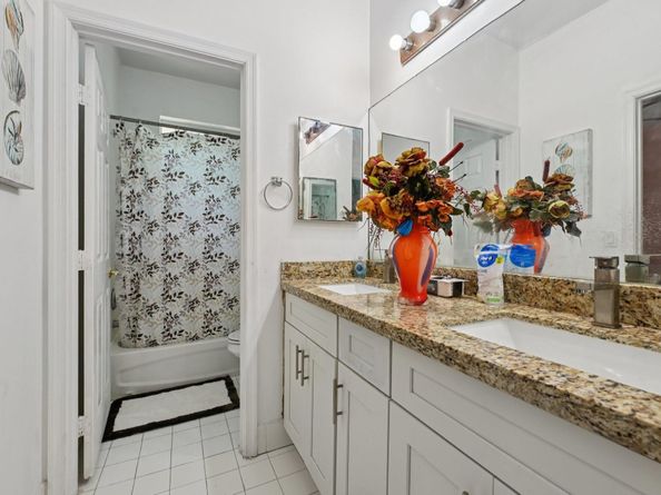 2921 NW 33rd Ter 2921, Lauderdale Lakes FL 33311