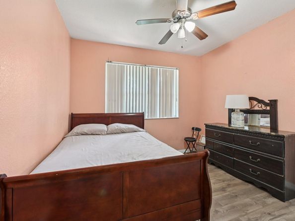 2921 NW 33rd Ter 2921, Lauderdale Lakes FL 33311