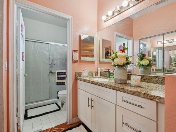 2921 NW 33rd Ter 2921, Lauderdale Lakes FL 33311