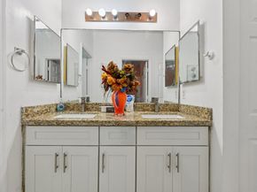 2921 NW 33rd Ter 2921, Lauderdale Lakes FL 33311