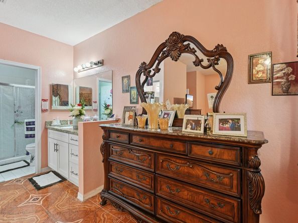 2921 NW 33rd Ter 2921, Lauderdale Lakes FL 33311