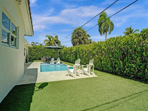 2185 NE 61st Ct, Fort Lauderdale FL 33308
