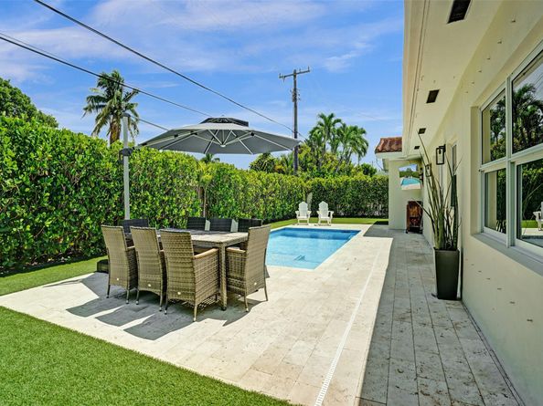 2185 NE 61st Ct, Fort Lauderdale FL 33308