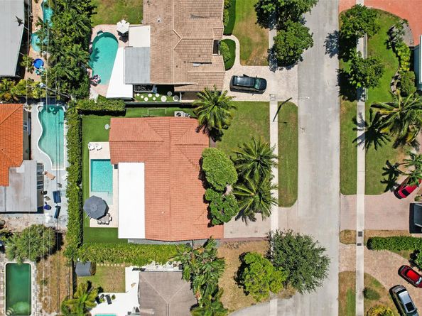 2185 NE 61st Ct, Fort Lauderdale FL 33308