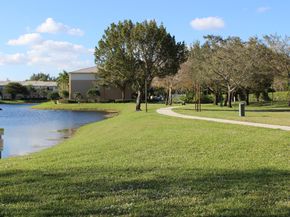 1700 Crestwood Ct S 1715, Royal Palm Beach FL 33411