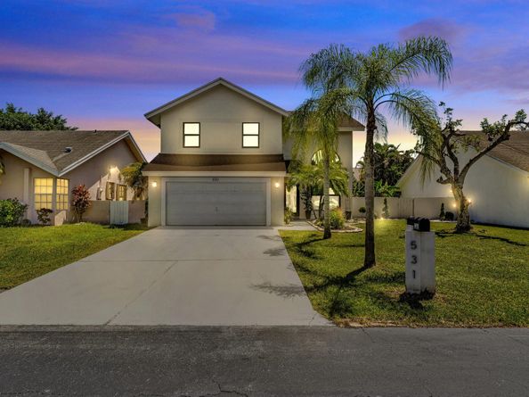 531 NW 207th Ave, Pembroke Pines FL 33029