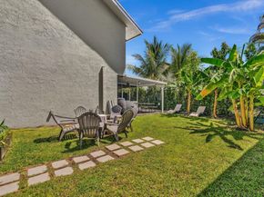 531 NW 207th Ave, Pembroke Pines FL 33029