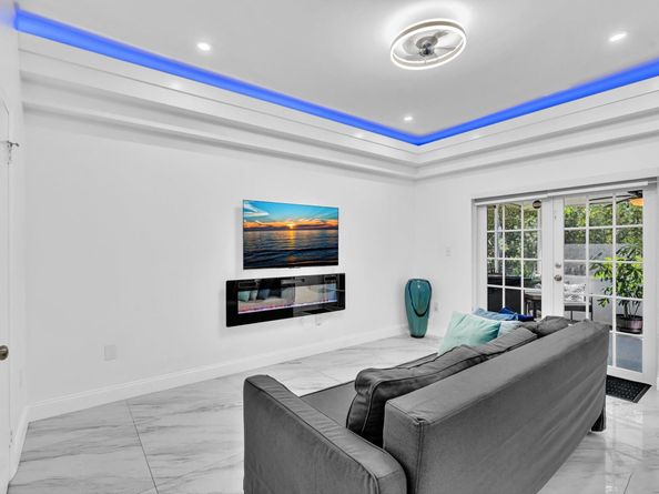 531 NW 207th Ave, Pembroke Pines FL 33029